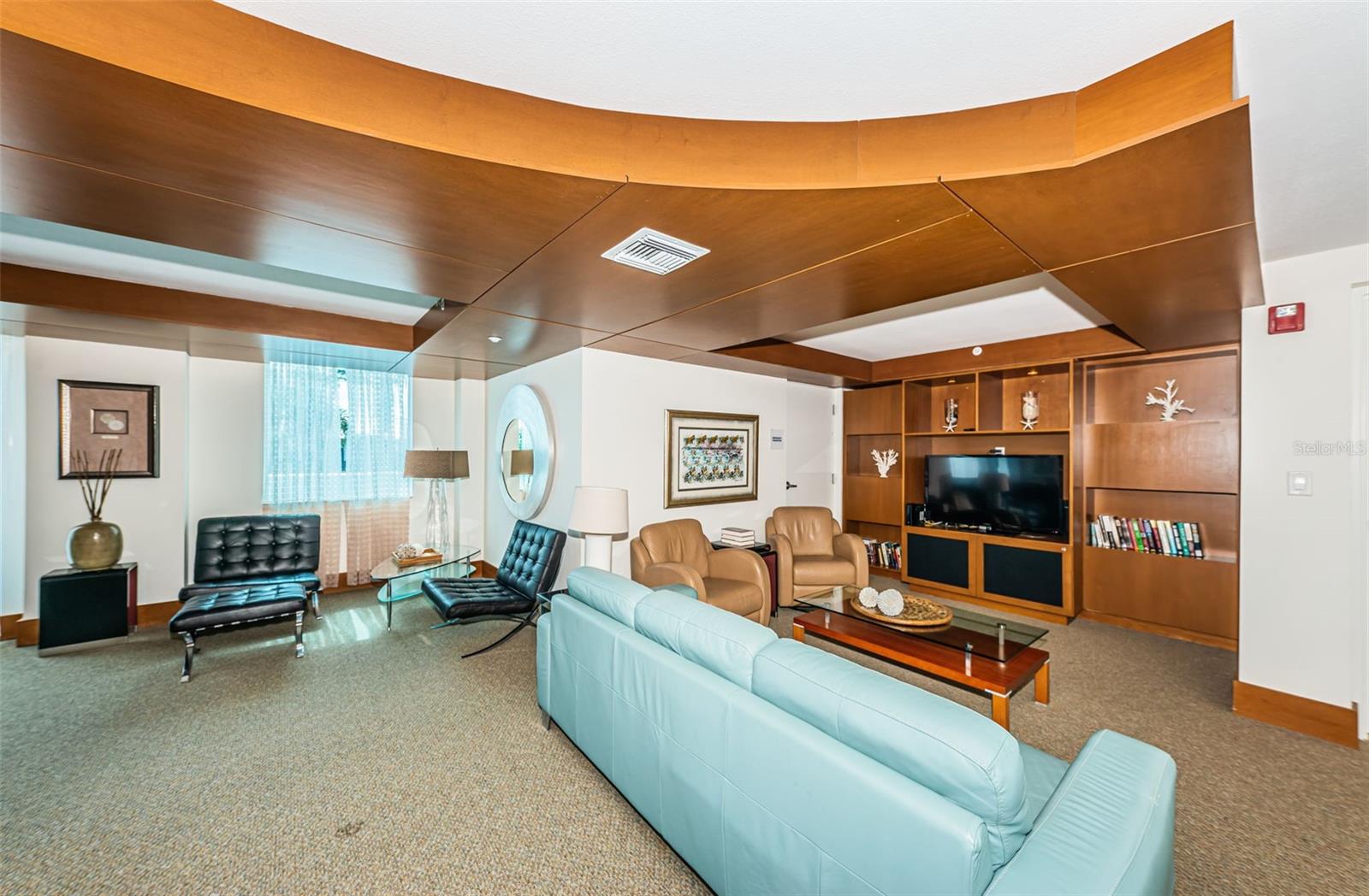 UTOPIA CONDO - Residential