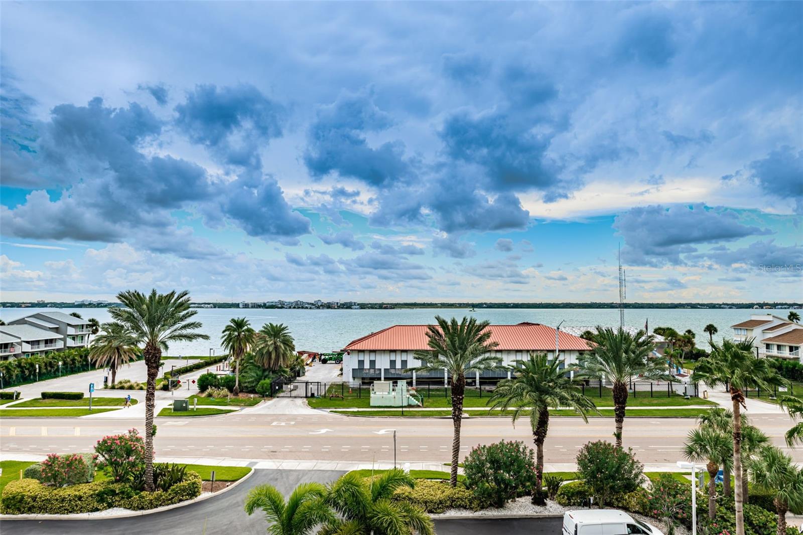 UTOPIA CONDO - Residential