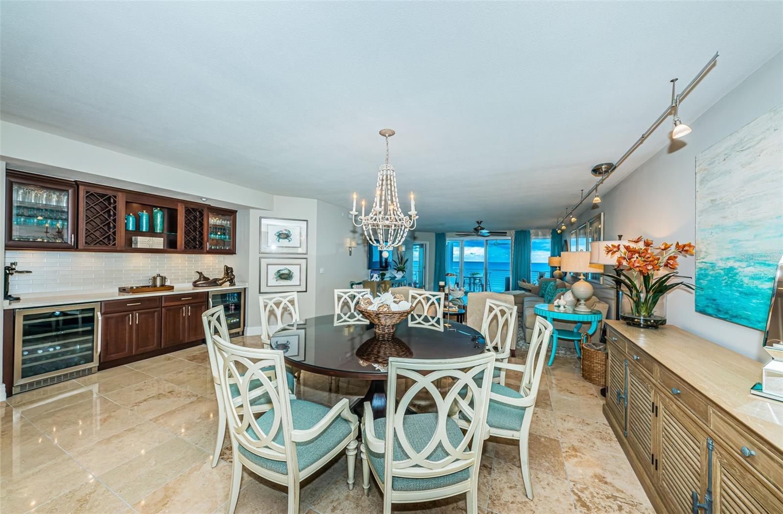 UTOPIA CONDO - Residential