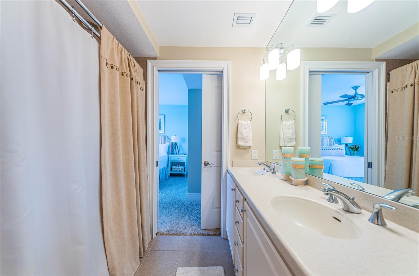 UTOPIA CONDO - Residential