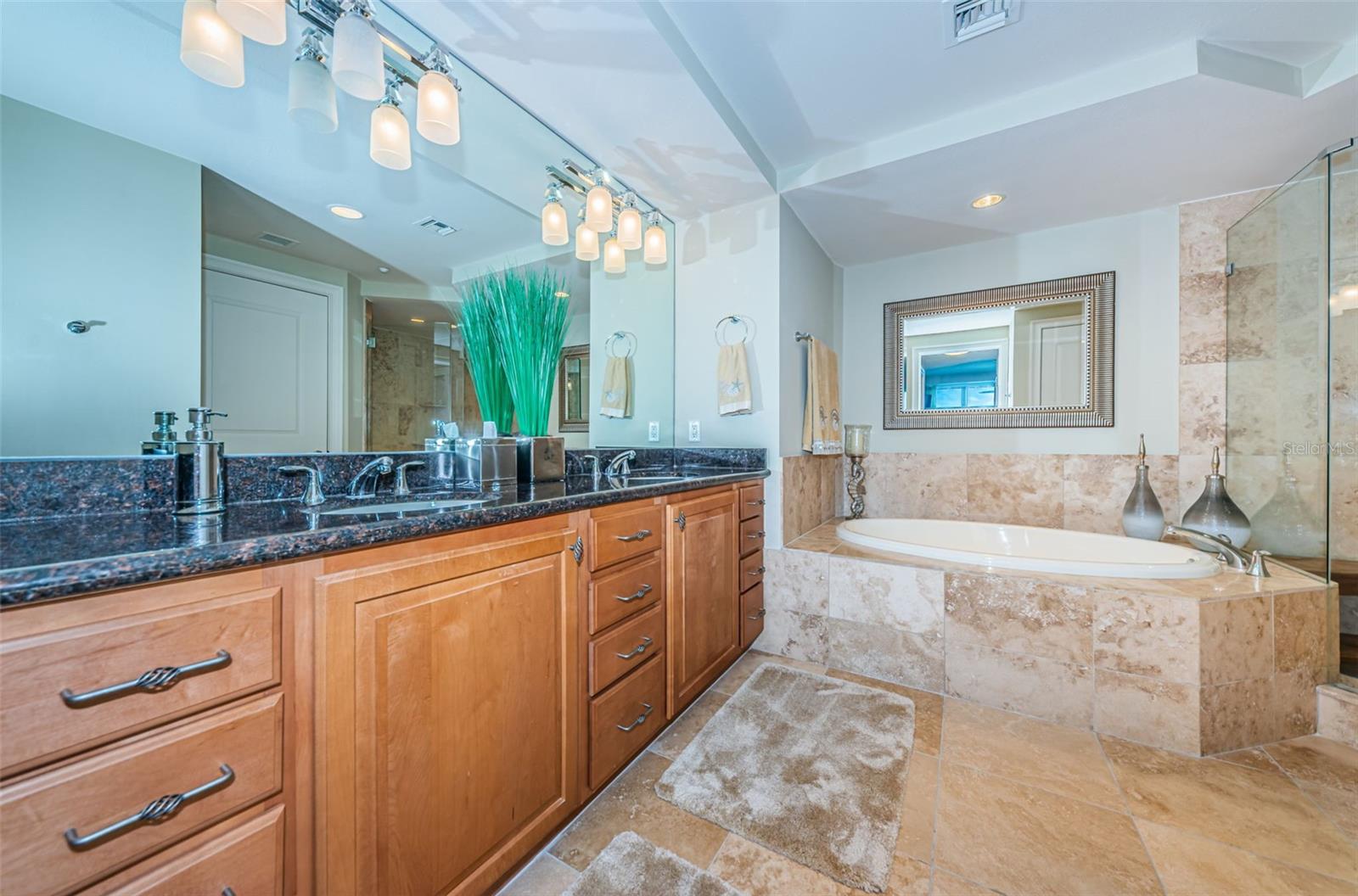 UTOPIA CONDO - Residential