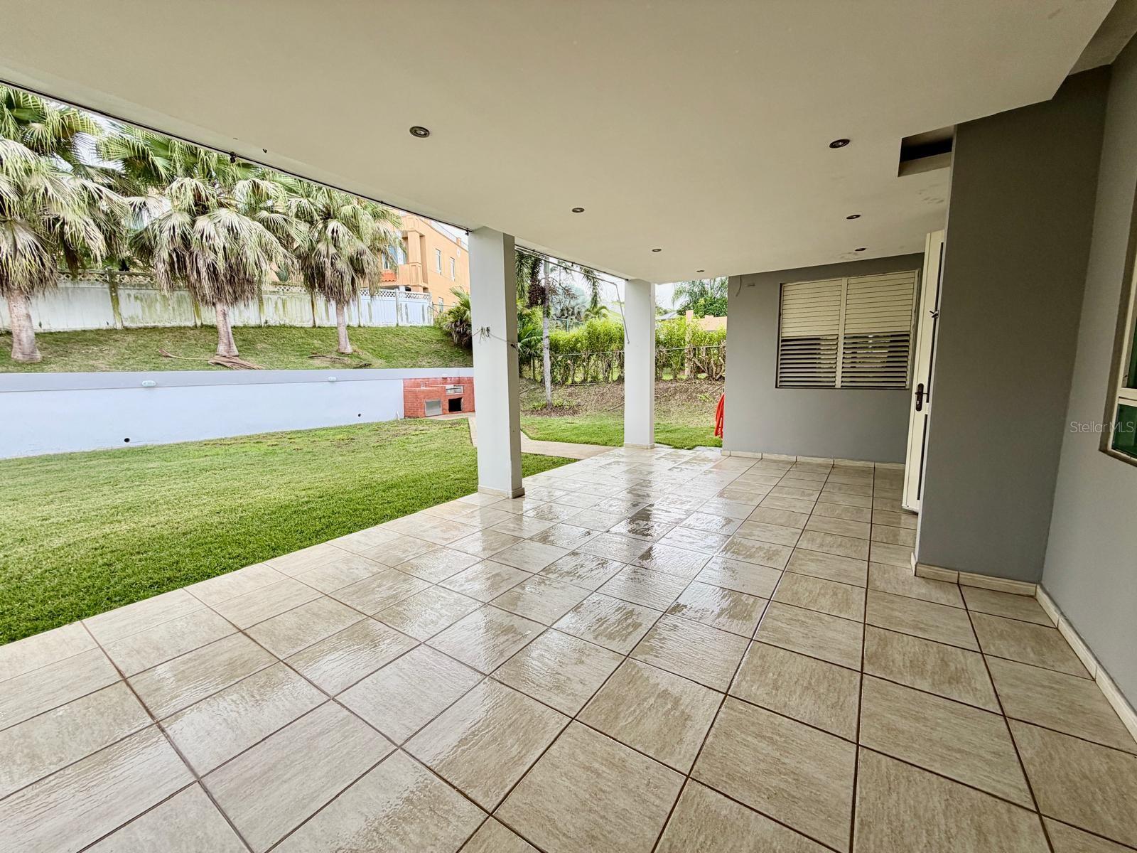 URB CAGUAS REAL - Residential