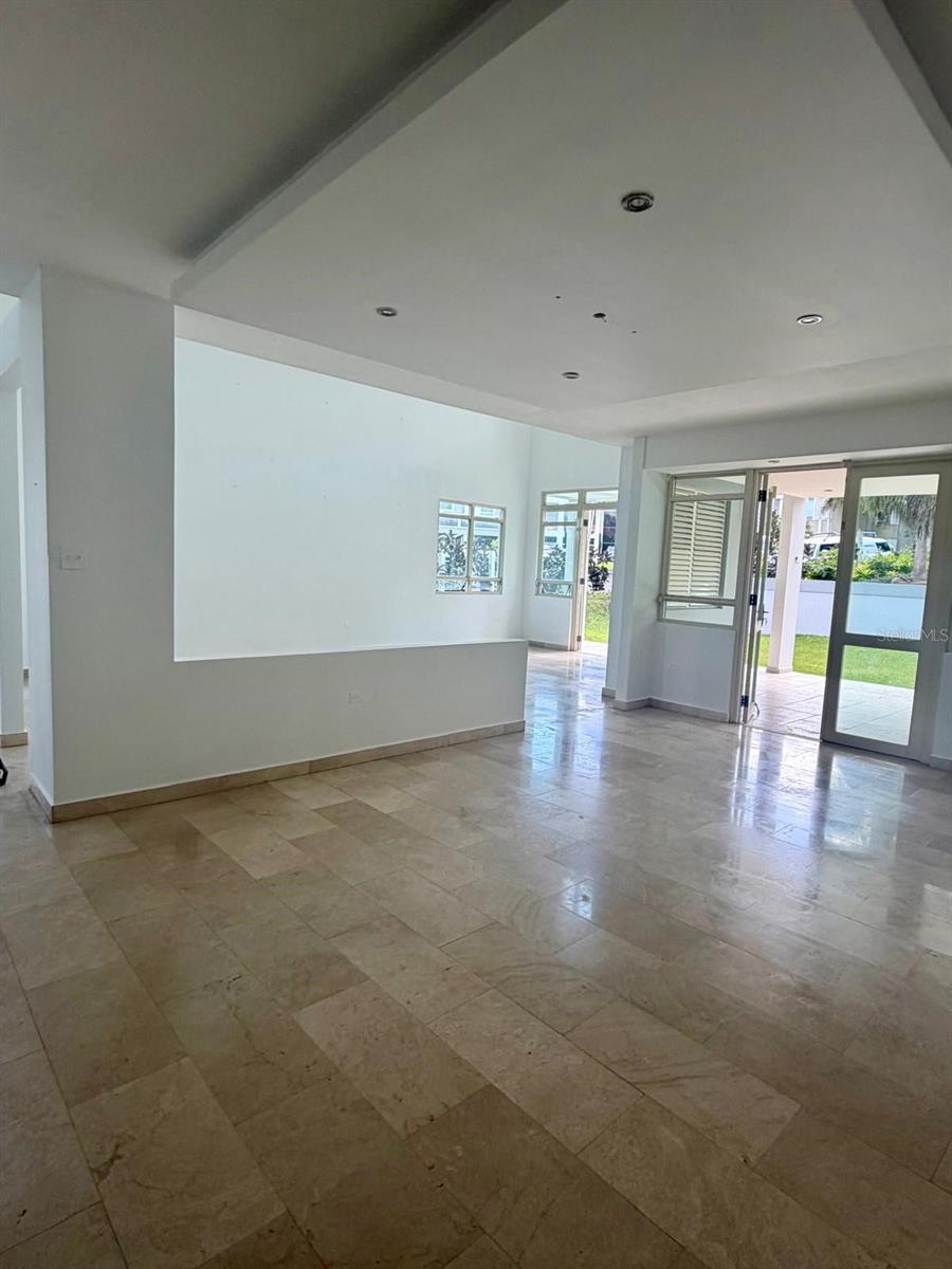 URB CAGUAS REAL - Residential