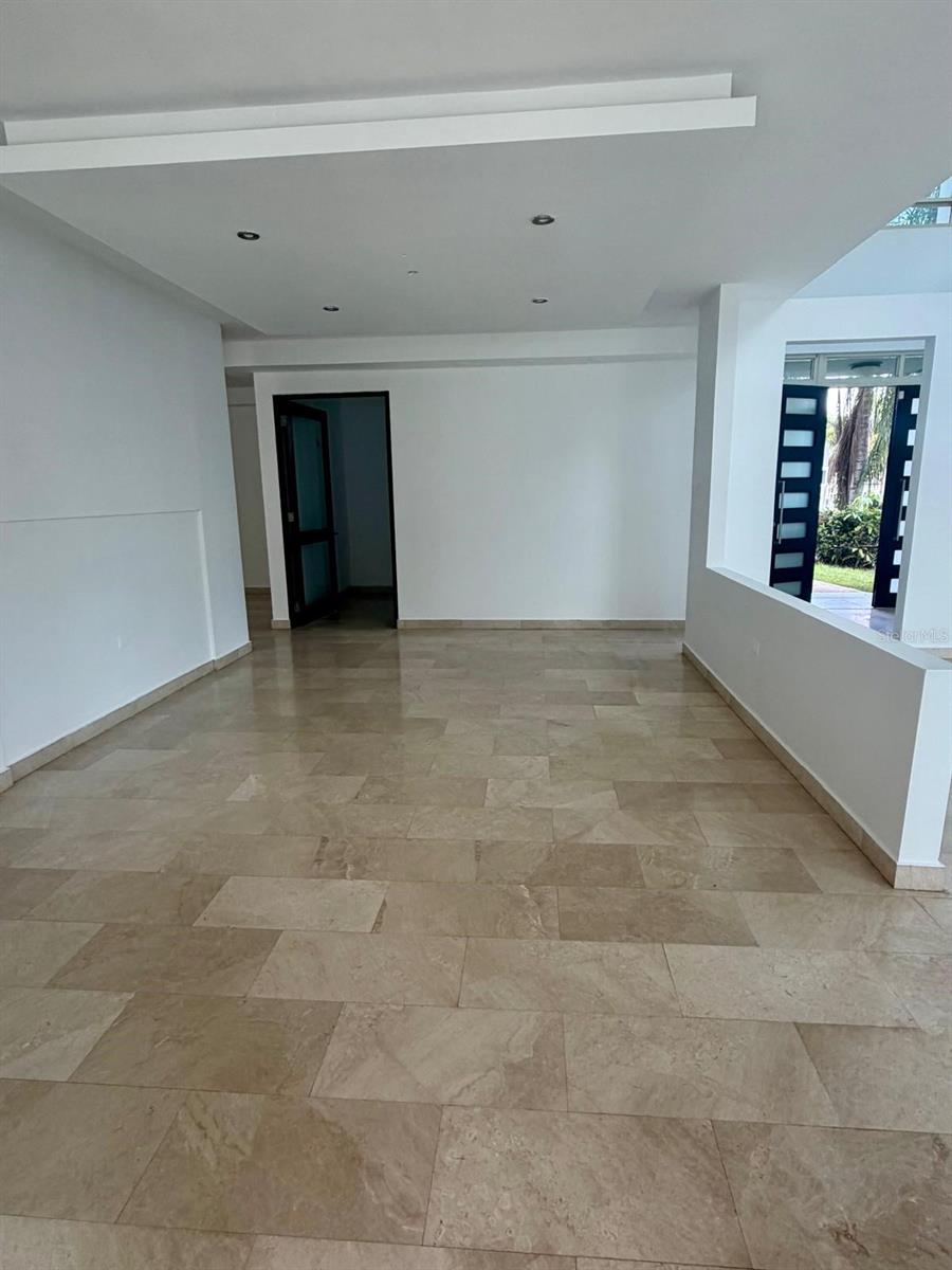 URB CAGUAS REAL - Residential