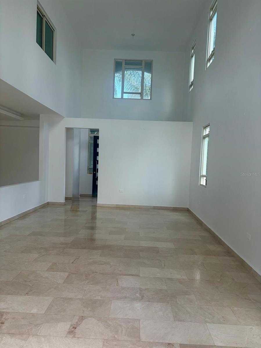 URB CAGUAS REAL - Residential