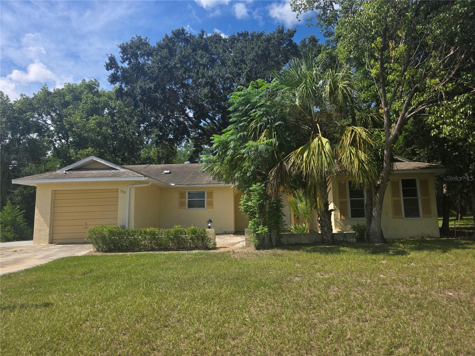 728 Bahia Circle 3-Bed, 2-Bath Home in Silver Springs Shores
If youve been searching for a well-maintained, convenient rental, this home is it. With 1,668 sq ft, this 3-bed, 2-bath property offers a comfortable layout, washer/dryer hookups, and an enclosed patio for extra living space.
Location matters, and 728 Bahia Cir delivers. Located in Silver Springs Shores, youre within walking distance to Shores Plaza and close to Springs Plaza and Shores Landing. City conveniences like Downtown Ocala and healthcare facilities are just a short drive away.
Rental Terms:
First months rent and security deposit required
Pet-friendly with restrictions
Property rented as-is
Applications must be submitted before showings and include:
Proof of income
Valid photo ID
Application fee
Credit & Background checks for all applicants
If approved and upon execution of the lease, application fees will be credited towards the second months rent
Call today to apply and secure your opportunity to make 728 Bahia Circle your next home.