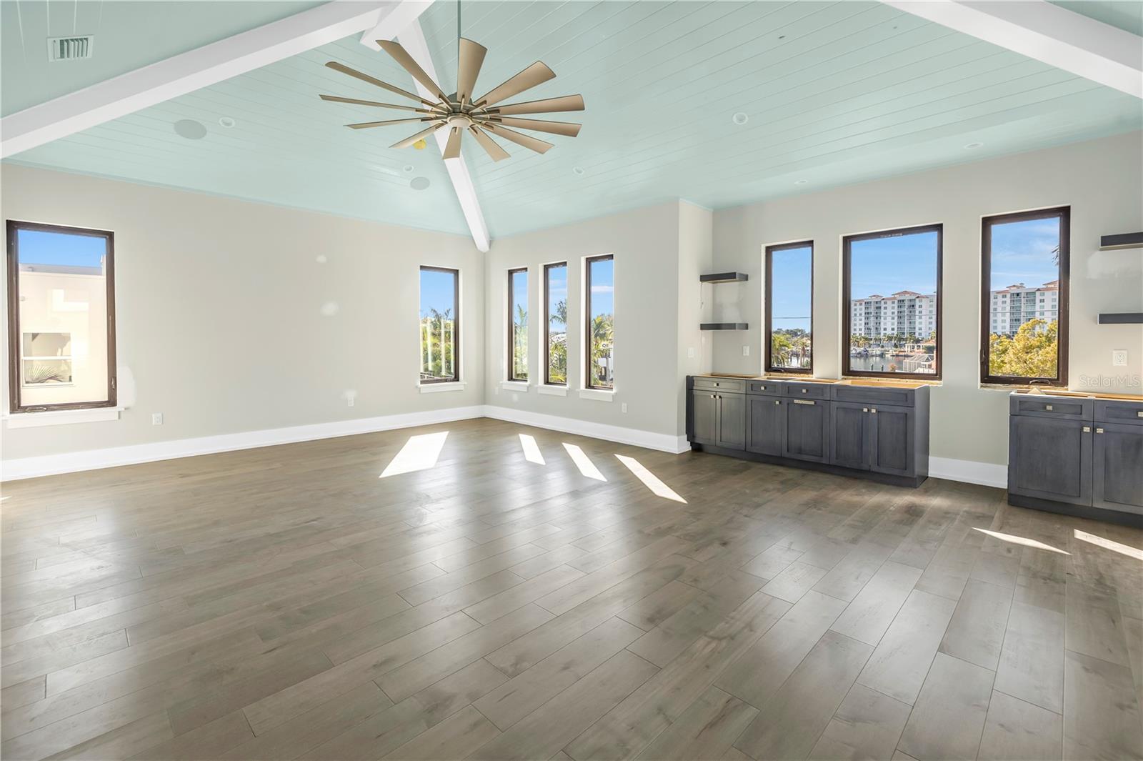 SHORE ACRES OVERLOOK SEC - Residential