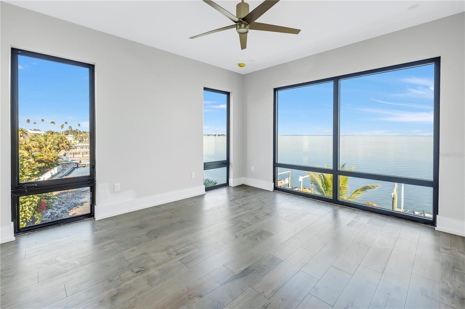 SHORE ACRES OVERLOOK SEC - Residential