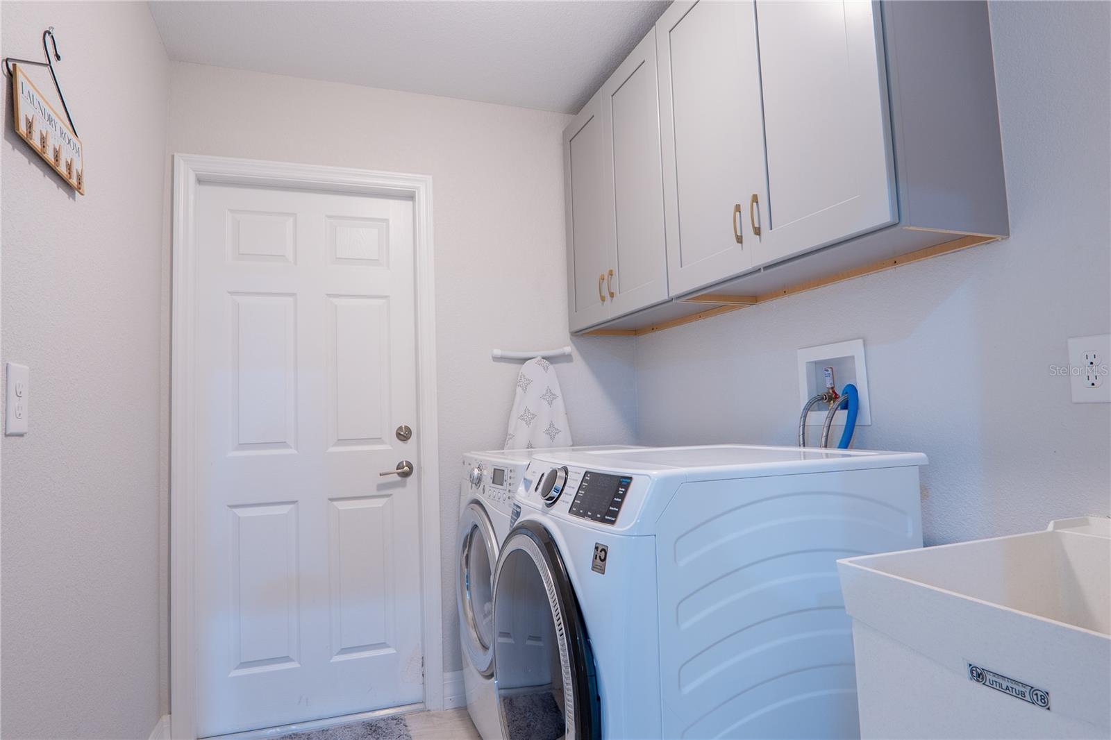 1586 - PORT CHARLOTTE SUB 32 - Residential Lease