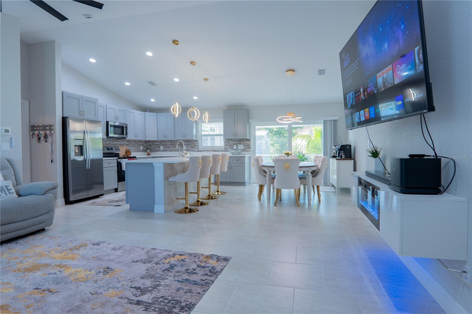1586 - PORT CHARLOTTE SUB 32 - Residential Lease