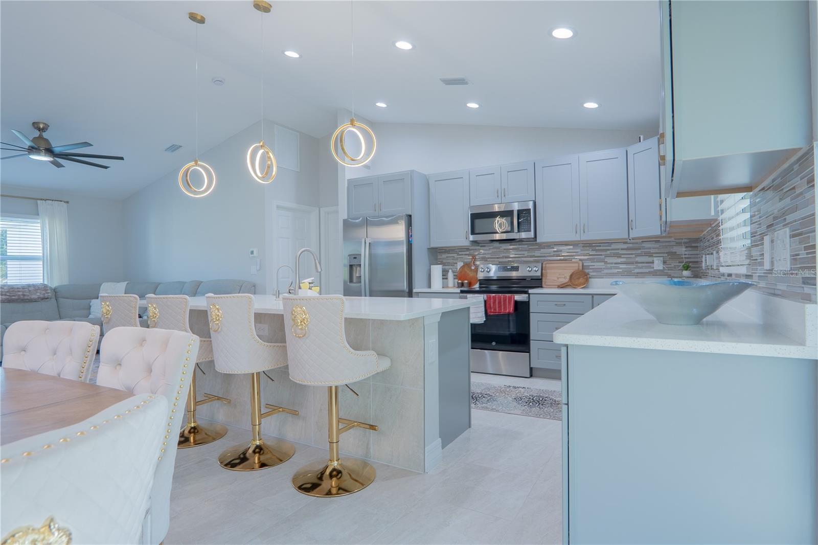 1586 - PORT CHARLOTTE SUB 32 - Residential Lease