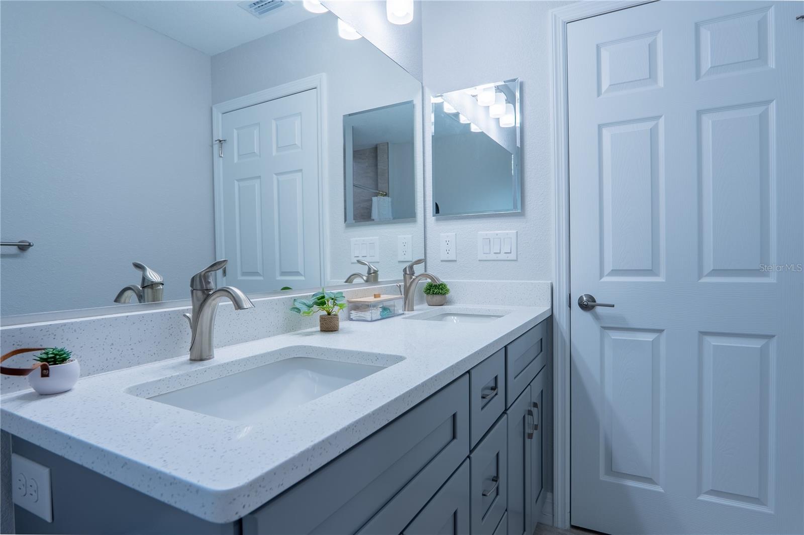 1586 - PORT CHARLOTTE SUB 32 - Residential Lease