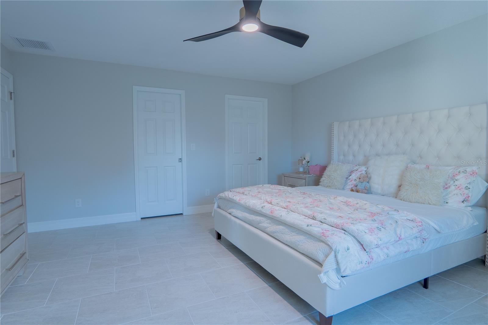 1586 - PORT CHARLOTTE SUB 32 - Residential Lease