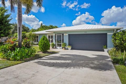 A home in PORT SAINT LUCIE