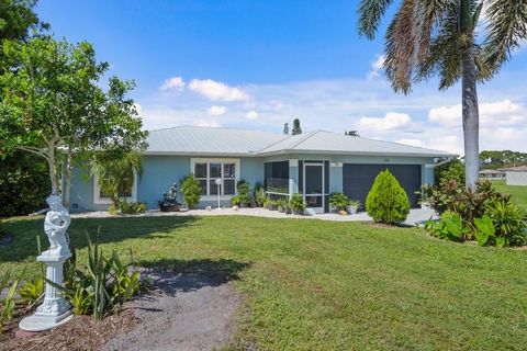 A home in PORT SAINT LUCIE