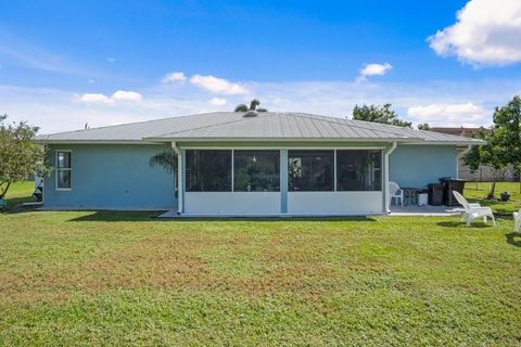 A home in PORT SAINT LUCIE