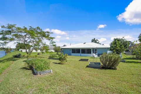 A home in PORT SAINT LUCIE