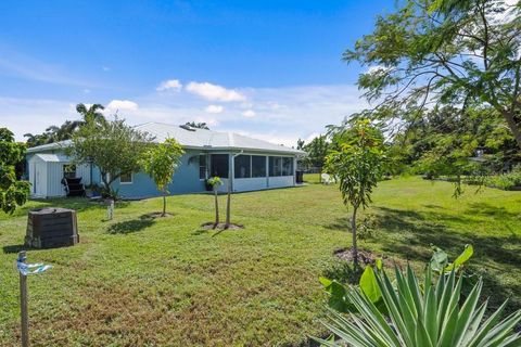 A home in PORT SAINT LUCIE