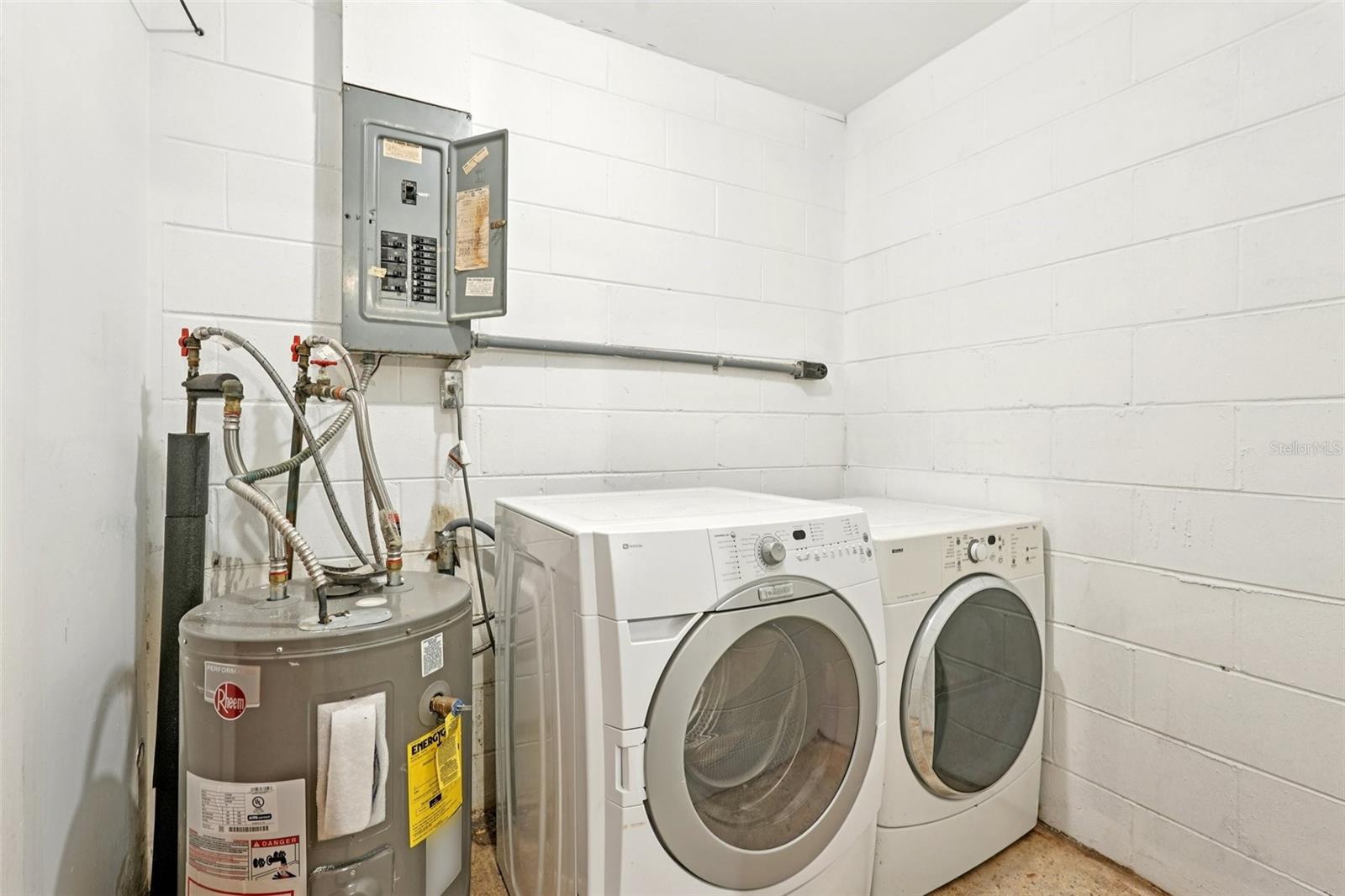 RIDGEWOOD ESTATES 08 ADD - Residential