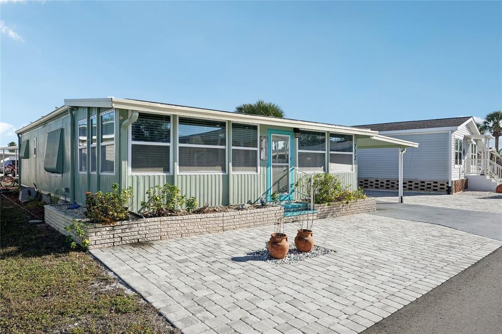 Photo of 712 Roma Road, Venice, FL 34285 (MLS # S5142487)