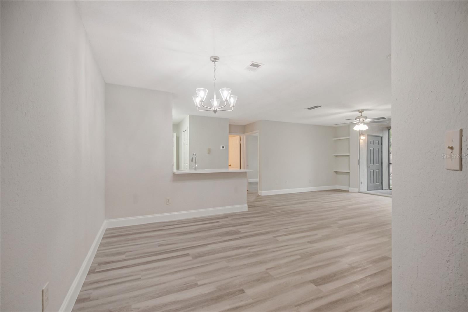 7511 SEURAT STREET 10102