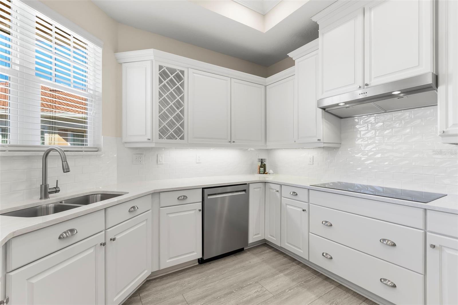 CAPTIVAS AT MARINA BAY CONDO - Residential