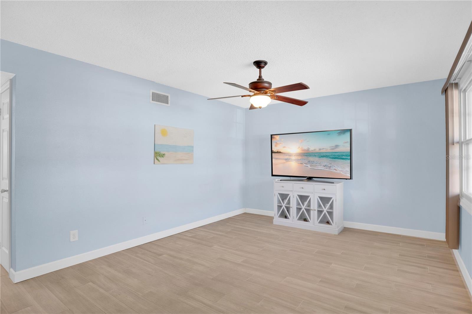 SEMORAN CLUB CONDO - Residential