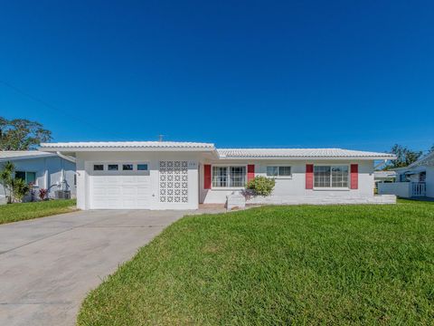 A home in SEMINOLE