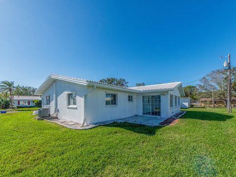 A home in SEMINOLE