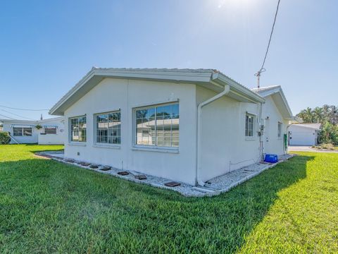 A home in SEMINOLE