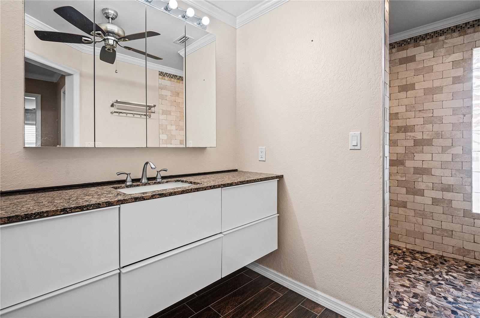 LAKE SHORE ESTATES 3RD ADD - Residential Lease