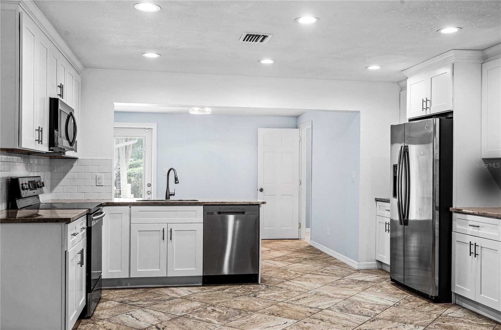 LAKE SHORE ESTATES 3RD ADD - Residential Lease