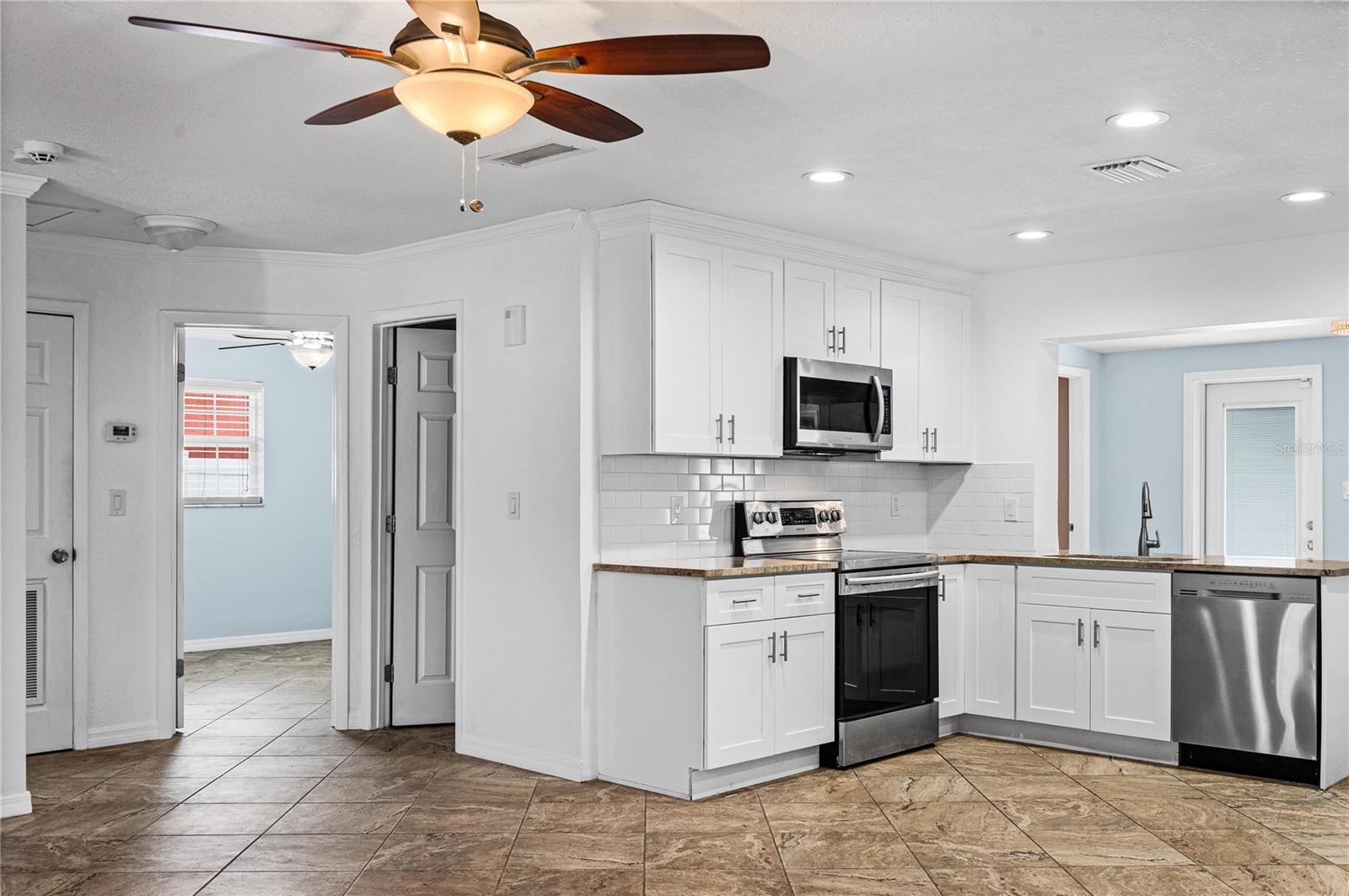 LAKE SHORE ESTATES 3RD ADD - Residential Lease