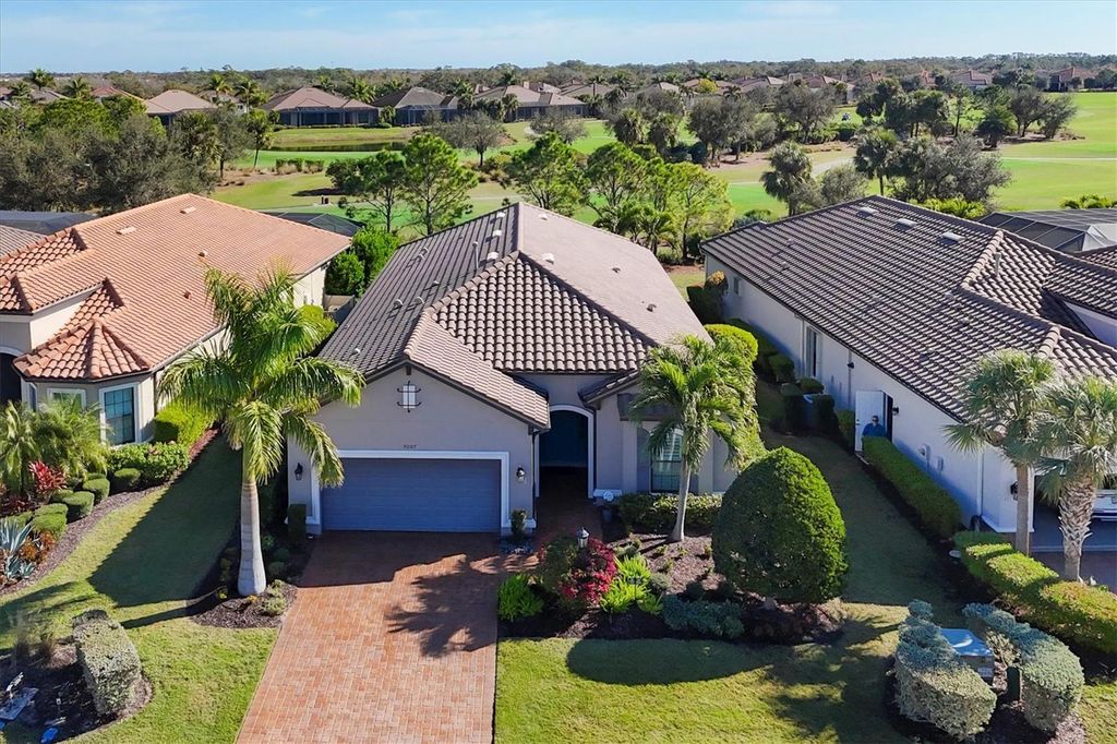 Photo of 5007 Napoli Run, Bradenton, FL 34211 (MLS # A4677910)