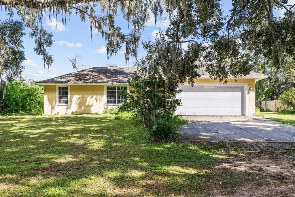 Photo of 17452 Us Highway 301, Dade City, FL 33523 (MLS # TB8436718)
