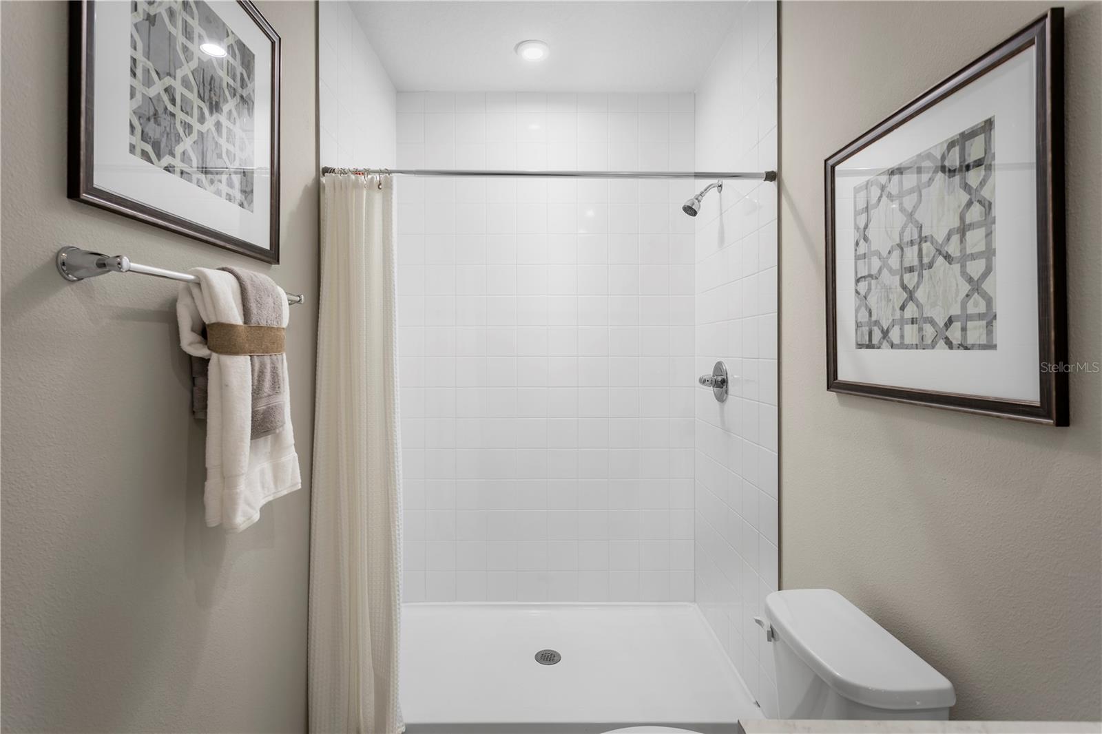 LAUREL GLEN - Residential
