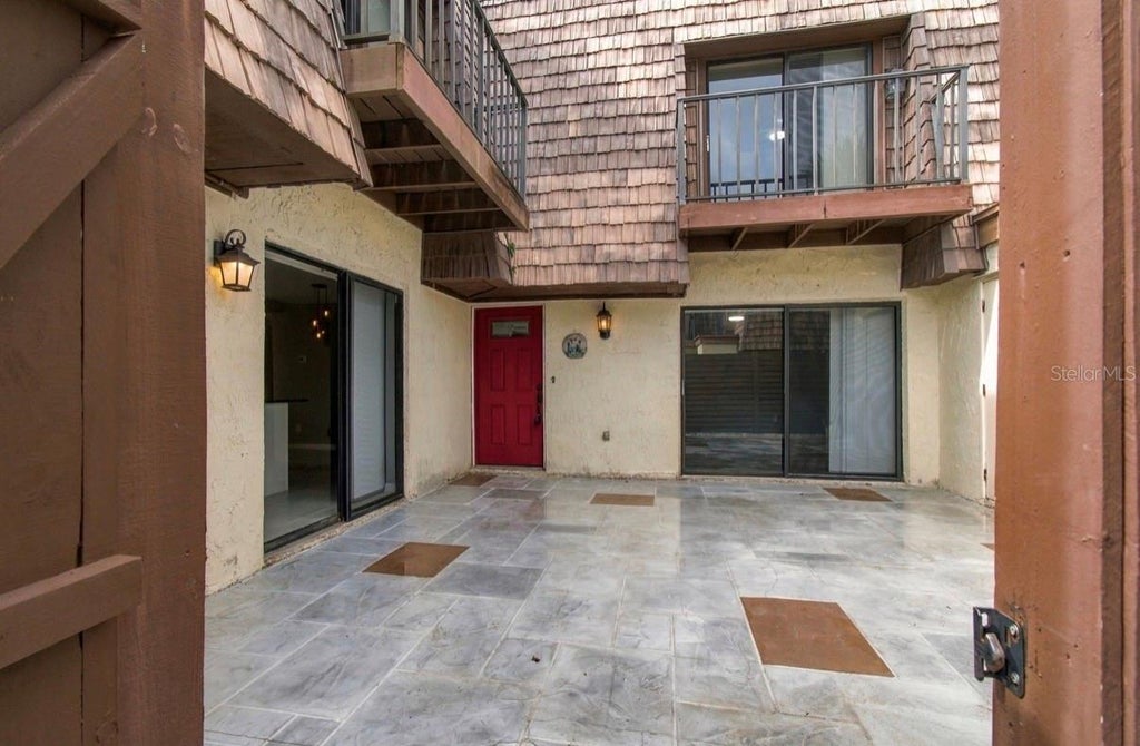 Photo of 15431 W Pond Woods Drive #1, Tampa, FL 33618 (MLS # TB8551503)