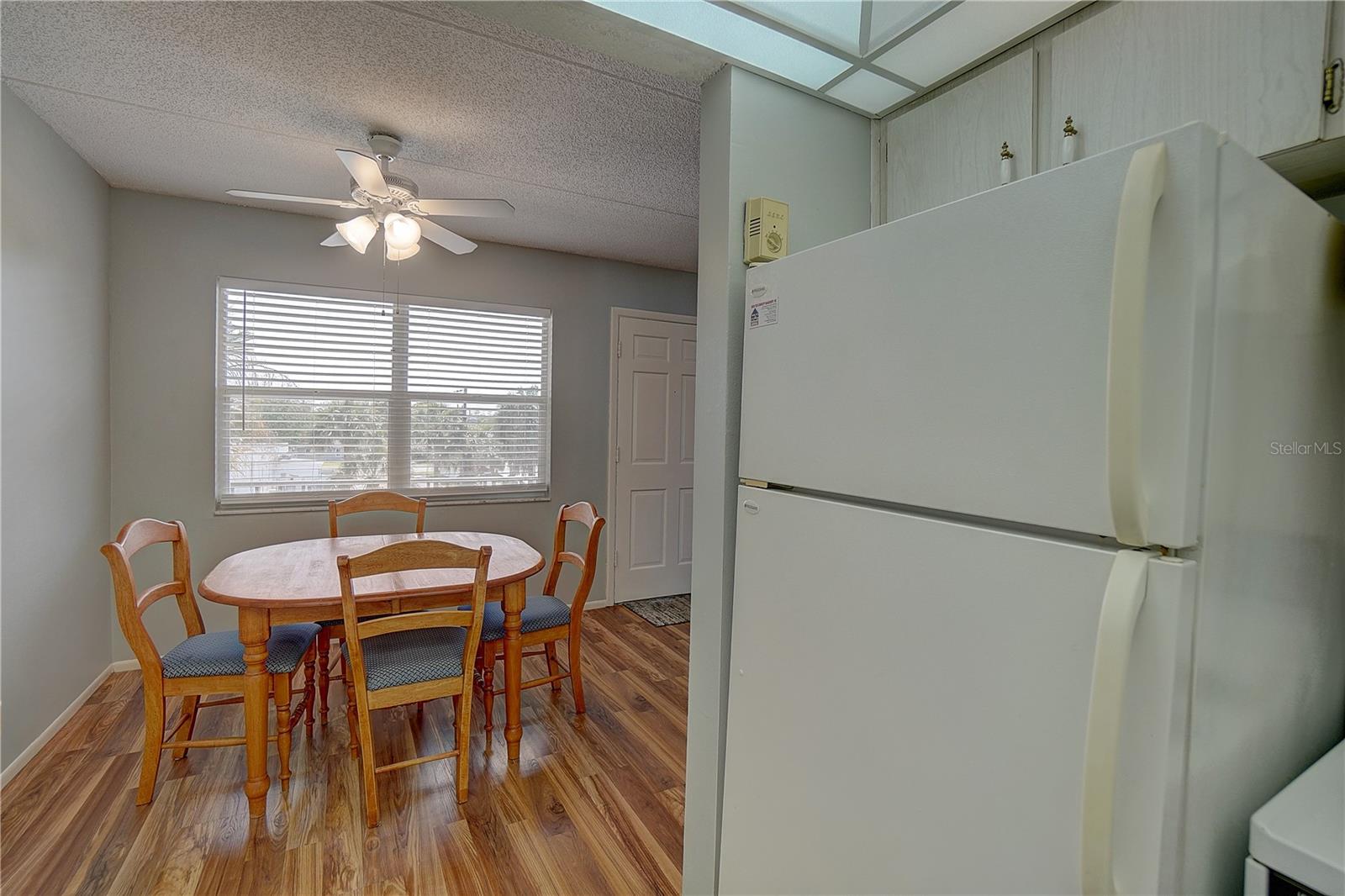 SEMINOLE SQUARE APTS - Residential