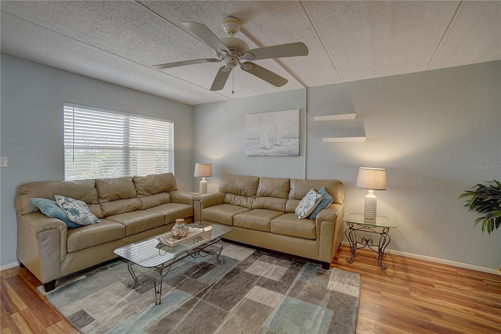 SEMINOLE SQUARE APTS - Residential