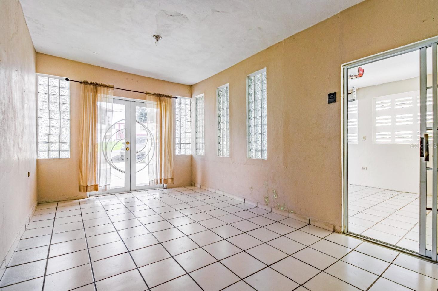 COMM. PLAYITA - Residential Lease