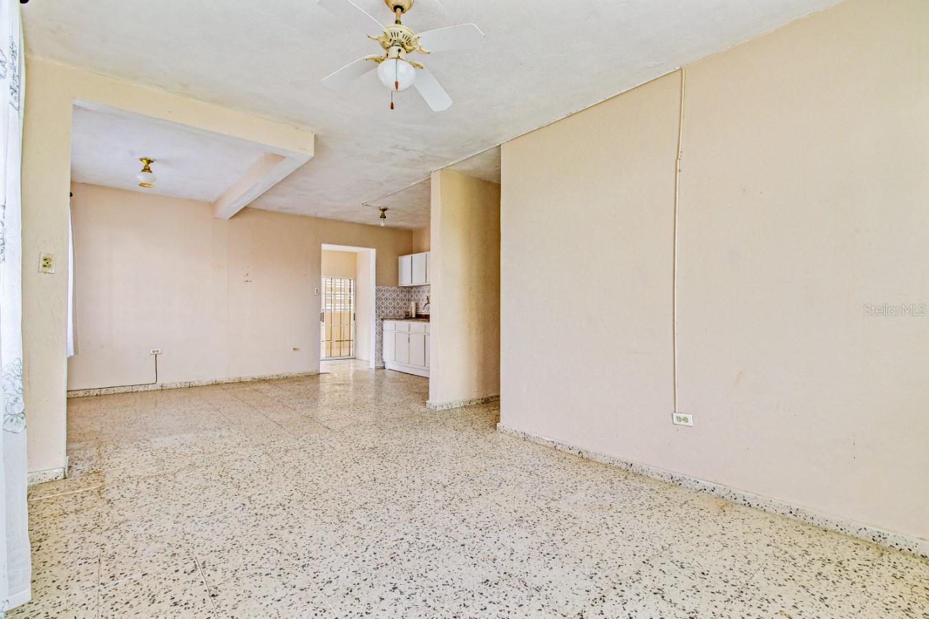 COMM. PLAYITA - Residential Lease