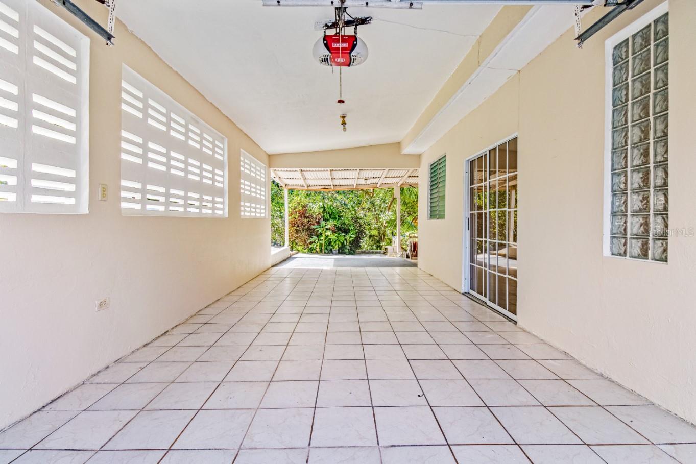 COMM. PLAYITA - Residential Lease