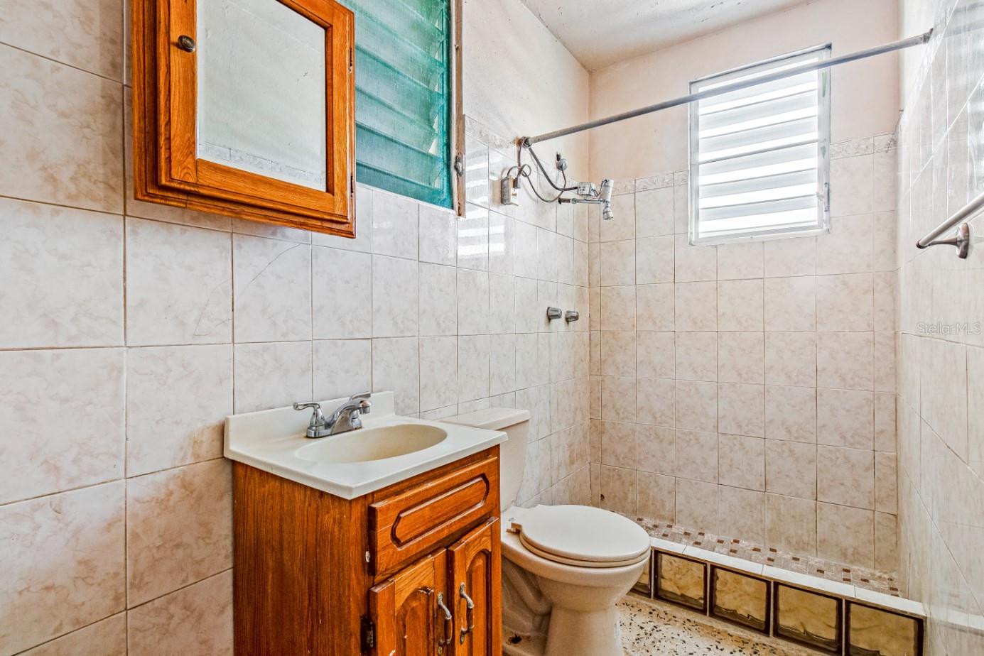 COMM. PLAYITA - Residential Lease