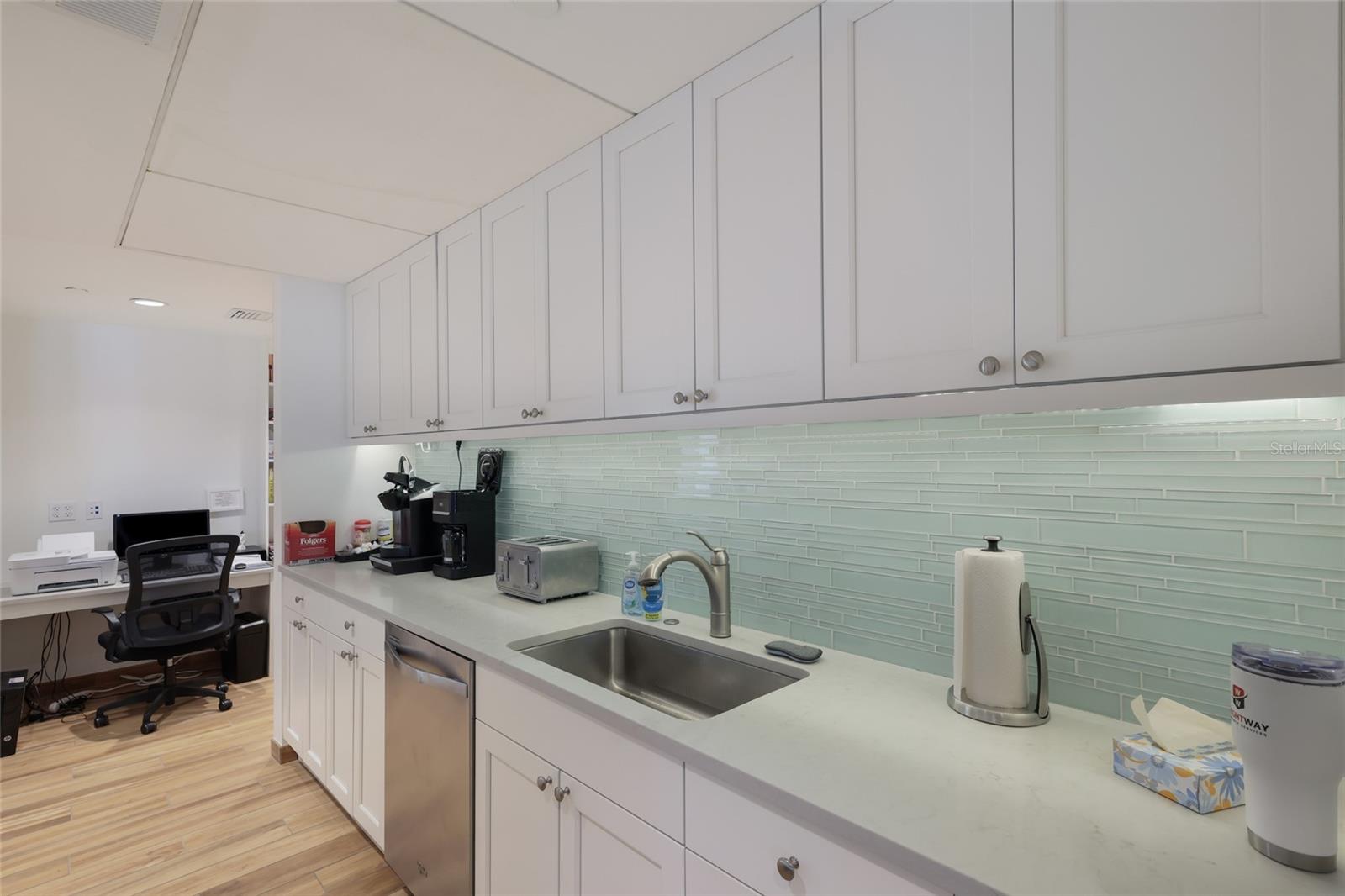 ST ARMAND TOWERS - Residential