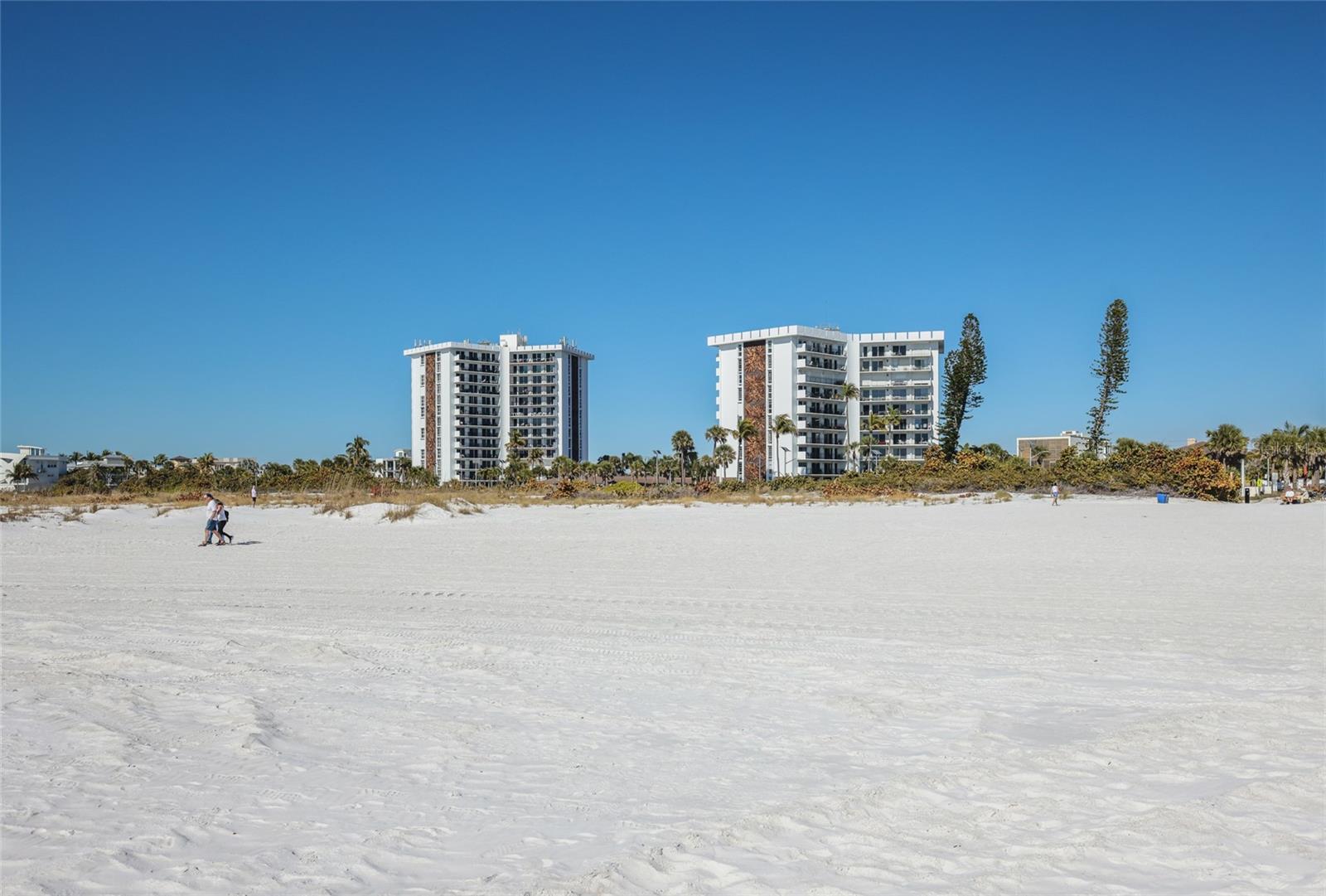 ST ARMAND TOWERS - Residential