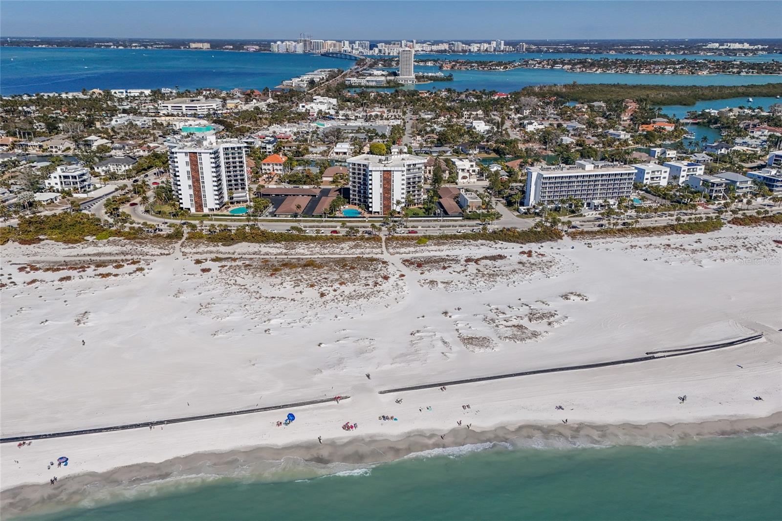 ST ARMAND TOWERS - Residential