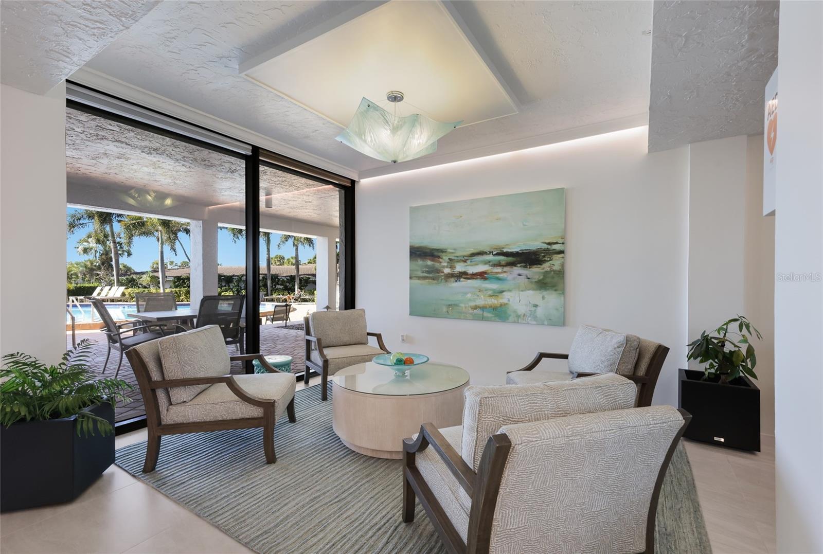 ST ARMAND TOWERS - Residential