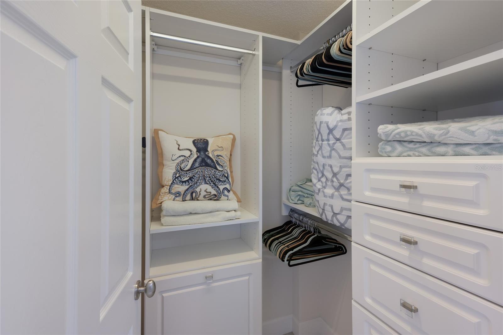 ST ARMAND TOWERS - Residential