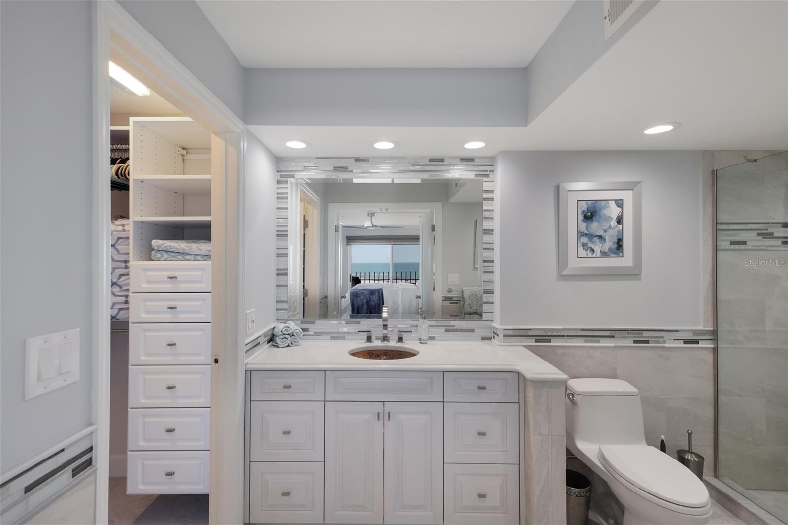 ST ARMAND TOWERS - Residential