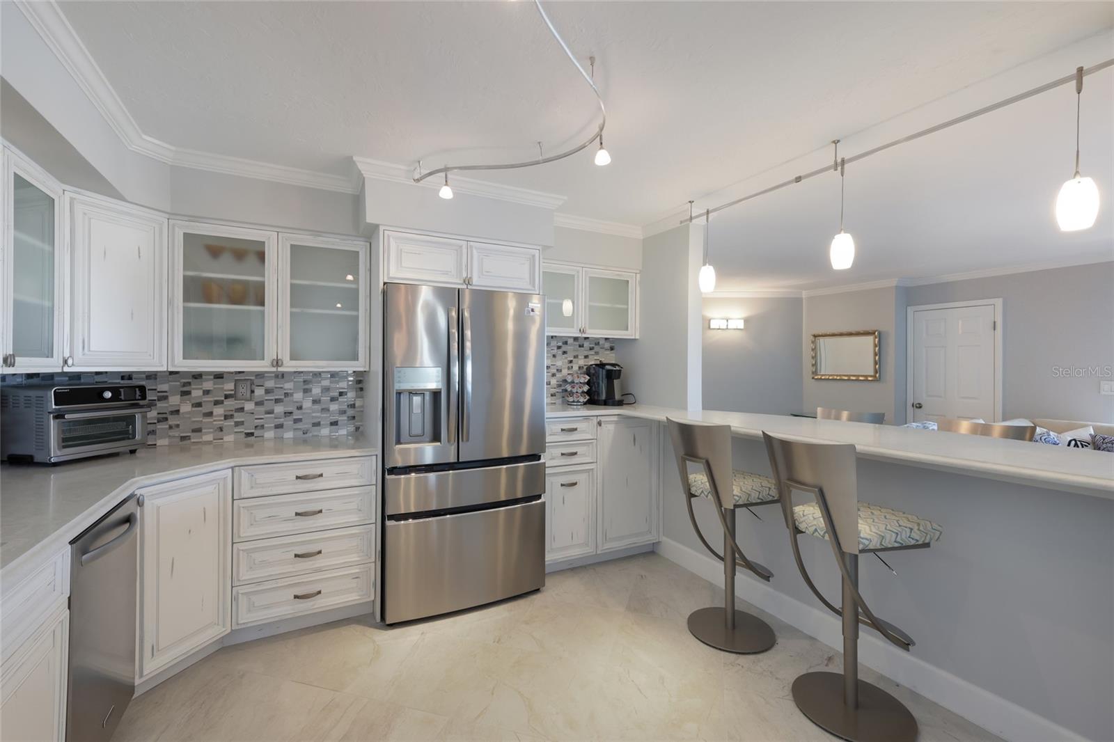 ST ARMAND TOWERS - Residential